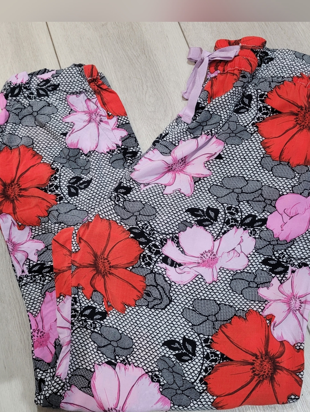 Peter Alexander Women's Floral Lace Print Lounge Pants Medium Black Red Pink